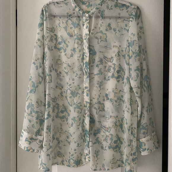 Aritzia, Babaton blouse, size M - Picture 2 of 3